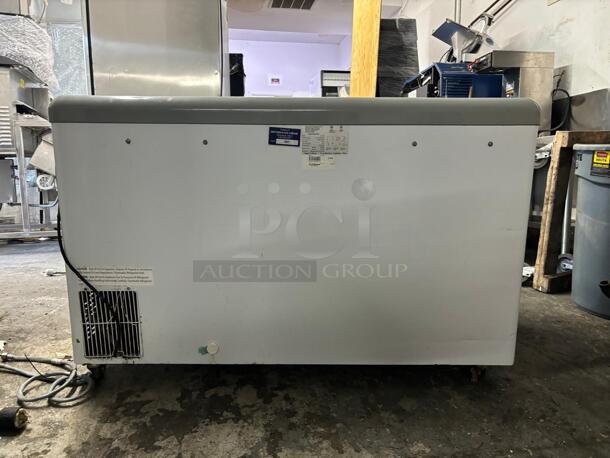 Excellence HL-14HC Low Temp Ice Cream Chest Freezer, 51-3/4"W, 13.8 cu. ft. capacity, self-contained
 - Image 4 of 5