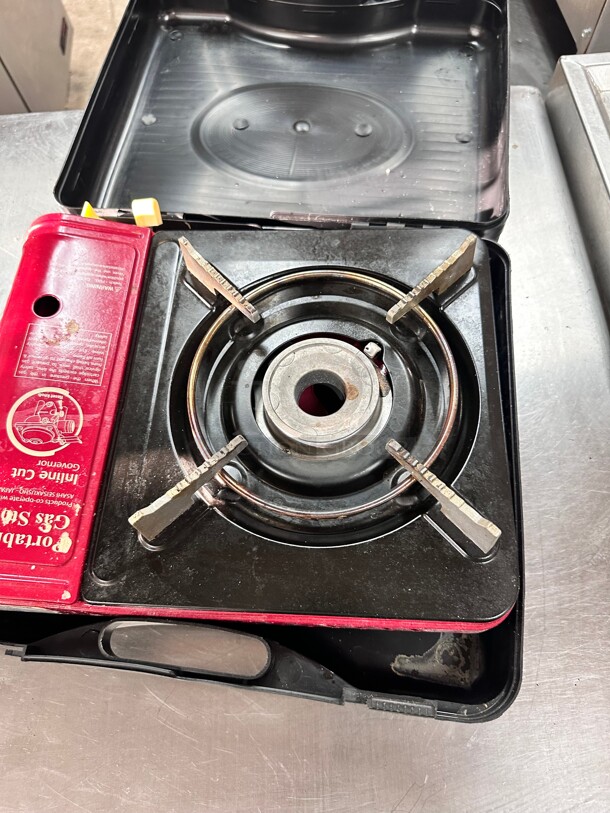 Tayama BDZ-155A 8000 BTU Red Butane Gas Portable  Stove - Image 6 of 7