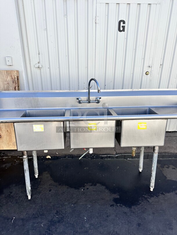 Excellent Condition Commercial Stainless Steel Three Compartment Sink 91x23x42 - Image 2 of 7