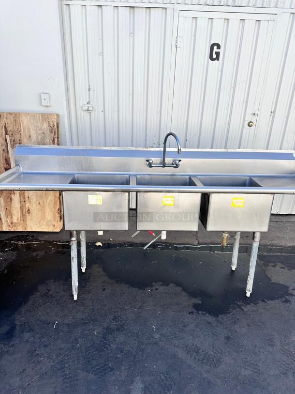 Commercial Stainless Steel Three Compartment Sink 
91x23x42 - Image 4 of 7