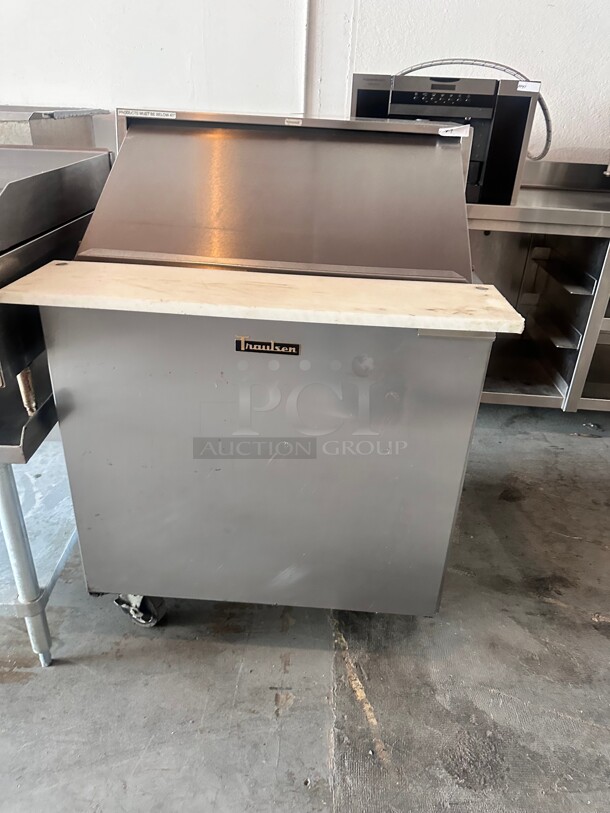 Traulsen UPT3212-R 32 inch 1 Right Hinged Door Refrigerated Sandwich Prep Table 115 Volt - Image 5 of 7