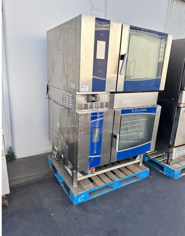 Late Model Electrolux AOS062EKM1 Air-O-Convect Combi Oven boilerless, full-size 220 Volt 3 Phase Tested and Working - Image 7 of 8