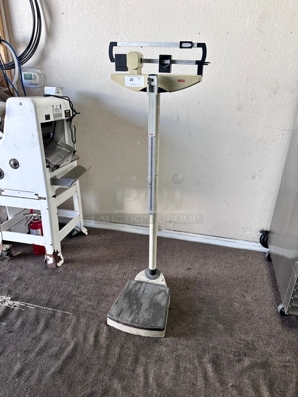  Seca 700 Physicians Scale Mechanical w/ Height Rod - Image 6 of 8