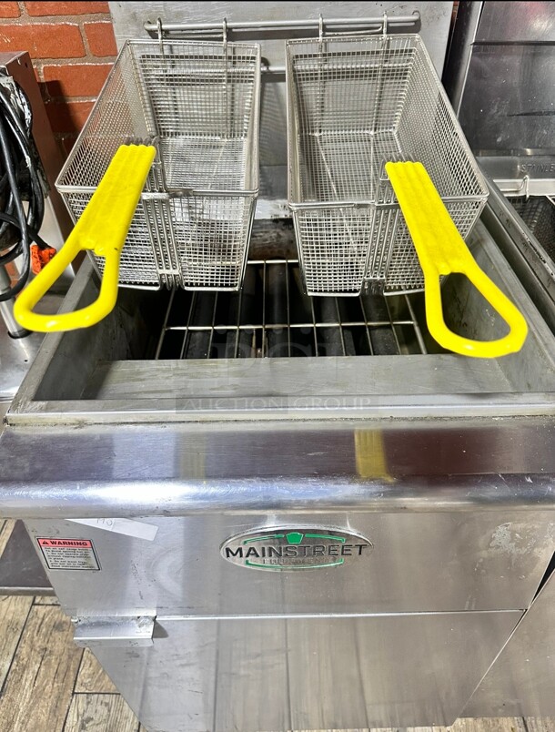 Like New Main Street Equipment Natural Gas 70-100 lb. Stainless Steel Floor Fryer - 150,000 BTU - Image 6 of 8