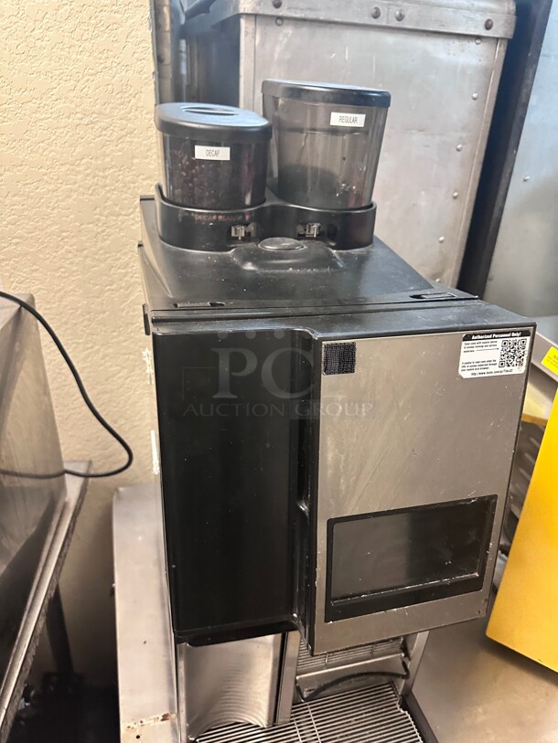 Late Model BUNN Espresso Sure Tamp Steam Super automatic Espresso Machine 220 Volt 1 Phase Working! Makes Great Latte  - Image 5 of 7