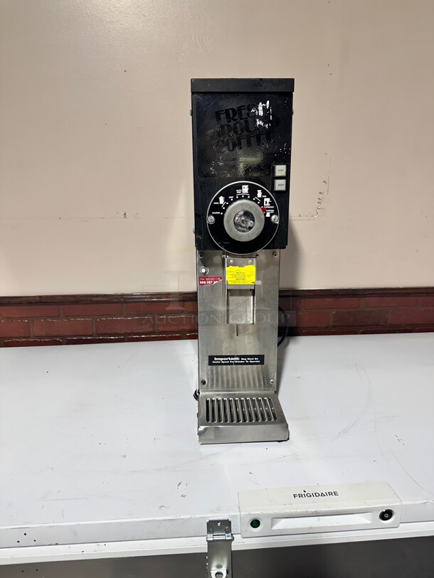 Late Model Grindmaster 875S/BLACK 3 lb. Coffee Grinder | Black 115 Volt Working - Image 1 of 9