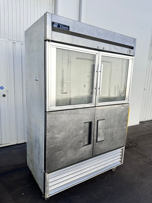 True T-49-2-G-21 54 1/8" Bottom Mounted Glass and Solid Half Door Reach-In Refrigerator 115 Volt Tested and Working! - Image 7 of 7