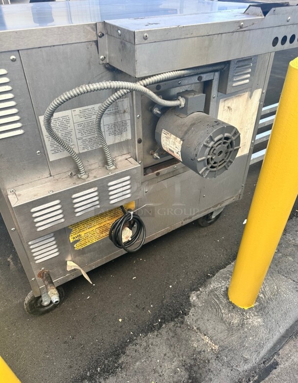 Working U.S. Range SDG-1 Sunfire Gas Convection Oven On Wheels  - Image 5 of 7