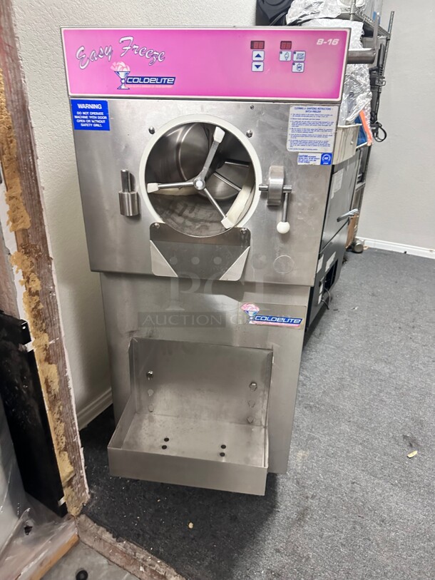 Coldelite Easy Freeze 7 20 Quart Horizontal Batch Freezer - 208-230V, 3 Phase Working Missing Front Cover - Image 8 of 11