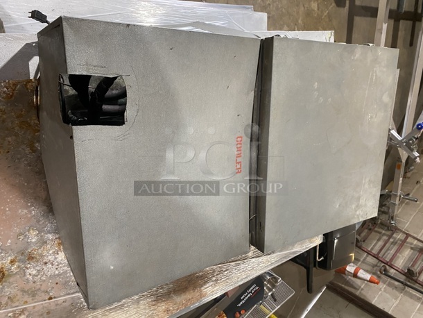 Nice! Norlake Self Contained 6 x 6 Walk In Cooler! With Floor! With Self Contained Compressor/Condenser! 220V 1 Phase!  - Image 4 of 6