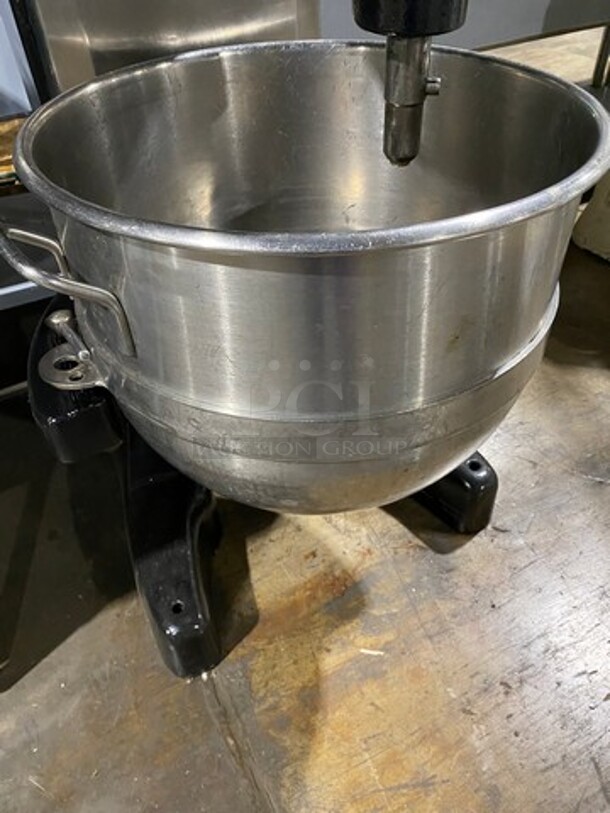NICE! Hobart Commercial Floor Style 80QT Planetary Mixer! With Mixing Bowl! With Spiral Hook Attachment! Model: M802 SN: 1872385 220V 60HZ 3 Phase! Working When Removed! - Image 7 of 9