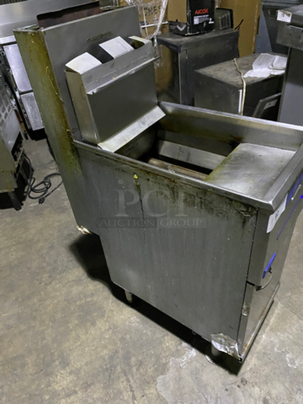 Pitco Natural Gas Powered Deep Fat Fryer! All Stainless Steel! On Legs! Model: 35C SN: G15JE067869 - Image 2 of 8