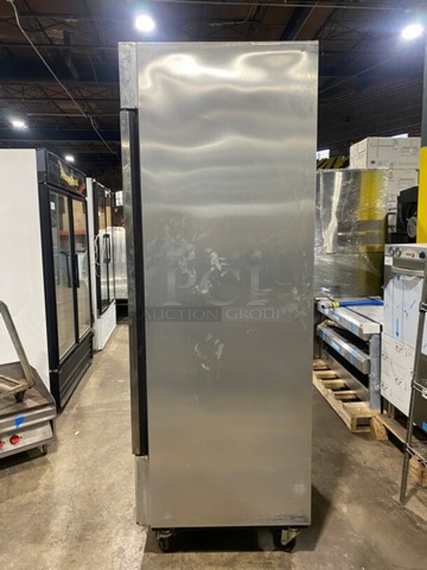 Nice! True Commercial 2 Door Reach In Refrigerator! With Poly Coated Racks! All Stainless Steel! On Casters! Working When Removed! Model: T35 SN: 5200512 115V 60HZ 1 Phase - Image 3 of 9