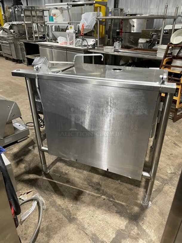 WOW! Groen Natural Gas Powered ECLIPSE SERIES Tilted Braising Pan/Tilt Skillet! All Stainless Steel! Thermostatic Controlled! ModelWOW! Groen Natural Gas Powered ECLIPSE SERIES Tilted Braising Pan/Tilt Skillet! All Stainless Steel! Thermostatic Controlled! Model BPM40G Serial J14907615! On Legs! On Legs! - Image 4 of 9