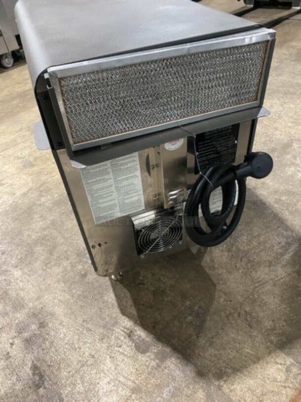 LATE MODEL! 2019 Turbo Chef Commercial Countertop Rapid Cook Oven! On Small Legs! Model: NGO SN: NGOD50618 208/240V 60HZ 1 Phase - Image 4 of 8