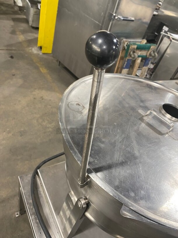 Cleveland Commercial Countertop 15 Gallon Tilting Soup Kettle/ Tilt Skillet! On Equipment Stand! With Single Drawer Storage Space! All Stainless Steel! On Legs! Model: SET15 SN: WT661107B03 208V 60HZ 3 Phase - Image 5 of 11