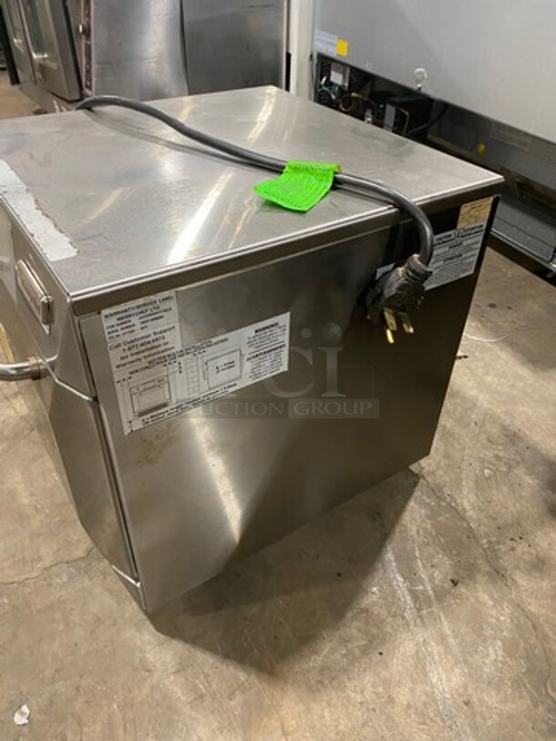 Merrychef Commercial Countertop Rapid Cook Oven! With Digital Touch Controls! With Oven Paddle! All Stainless Steel! Model: EIKONE4 SN: 1303213090094 208/240V - Image 4 of 7