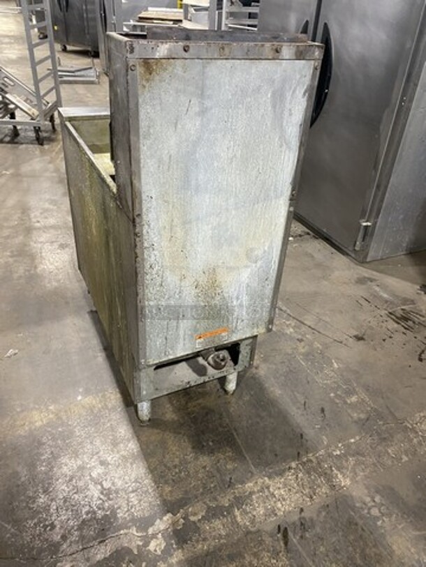 Pitco Natural Gas Powered Deep Fat Fryer! Quick Recovery! Model Sg14 Serial G11FC026436! All Stainless Steel! On Legs! Working When Removed!   - Image 3 of 9