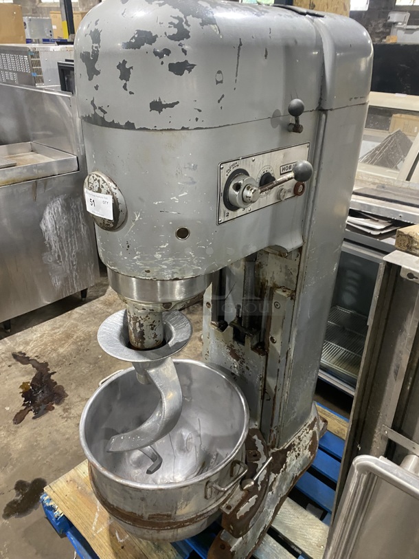 HOBART Metal Commercial Floor Style 80 Quart Planetary Dough Mixer w/ Metal Mixing Bowl! Model M802! Serial 11-273-301 200V/60Hz/3 Phase - Image 4 of 8