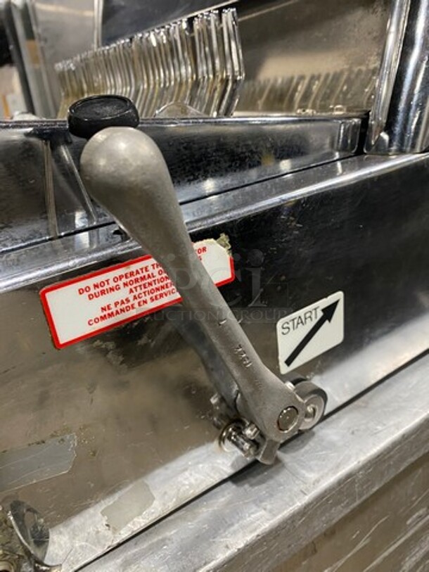 Berkel Commercial Countertop Bread Loaf Slicer! Model: MB3/8 SN: 9213110600319 115V 60HZ 1 Phase - Image 7 of 8