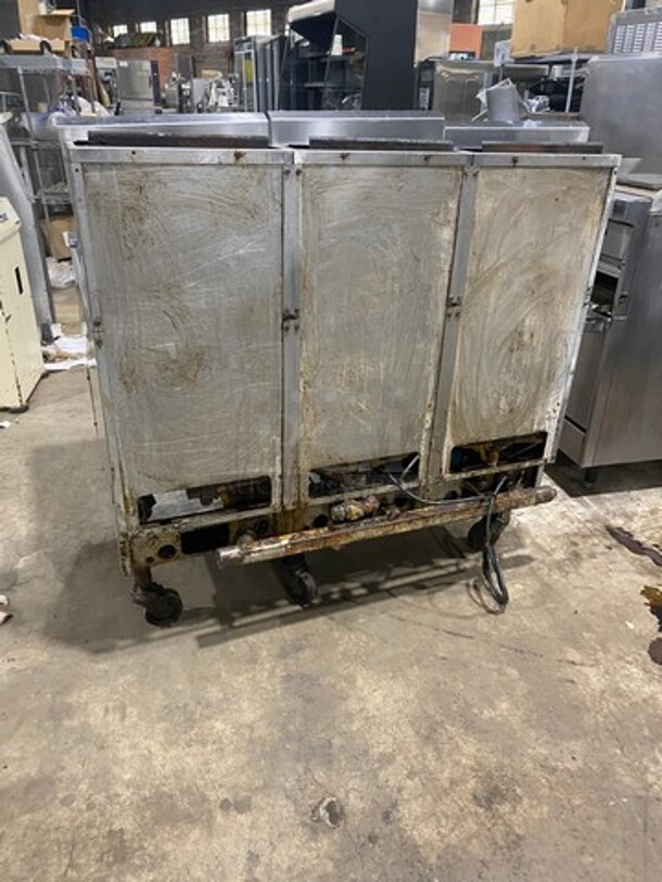 PITCO Soltice Series Frialator Stainless Steel Commercial Natural Gas Powered 3 Bay Deep Fat Fryer! Model SSH60 Serial G12FC026375! On Commercial Casters! - Image 4 of 10