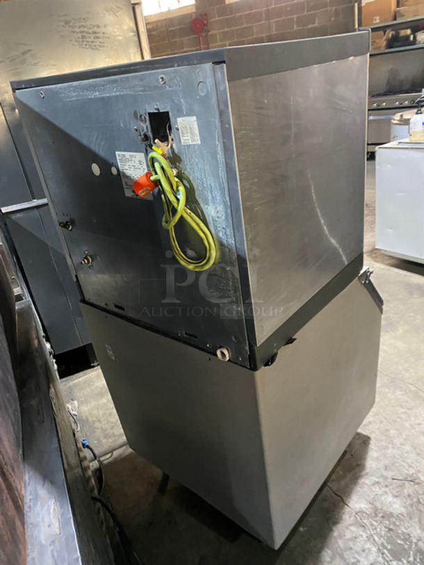 Scotsman Commercial Ice Maker Machine! With Commercial Ice Bin! All Stainless Steel! On Legs! 2x Your Bid Makes One Unit! Model: CME506WS1F SN: 65730810S 115V 60HZ 1 Phase - Image 4 of 8