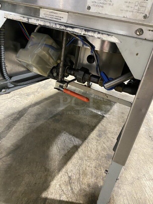 WOW! Broaster Natural Gas Powered Heavy Duty Commercial Pressure Fryer! Smart Touch Screen! MModel 1800GH Serial 86035! On Casters!  - Image 7 of 10