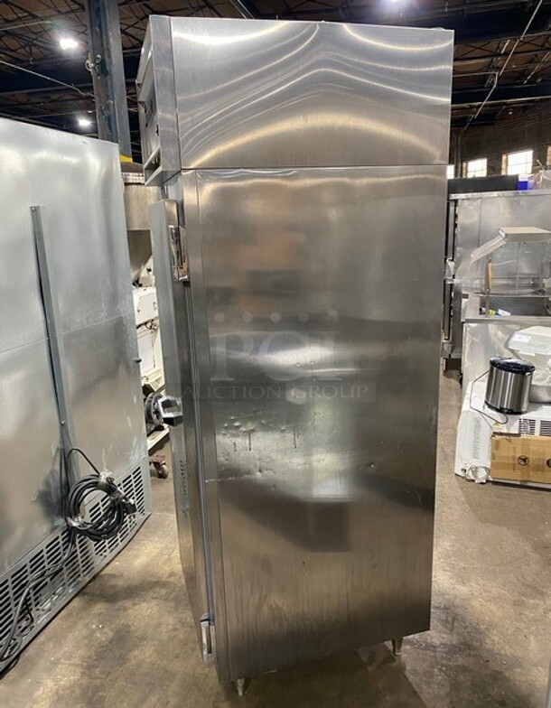 Victory Commercial Single Door Reach In Cooler! All Stainless Steel! On Legs! MODEL RS1DS7 SN: E0975722 115V 1PH - Image 3 of 9
