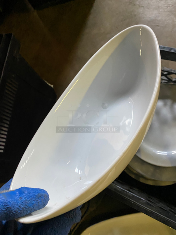 MISCELLANEOUS! Assorted Size And Style Dishware! Includes Black Poly Crates! 2x Your Bid! - Image 6 of 8