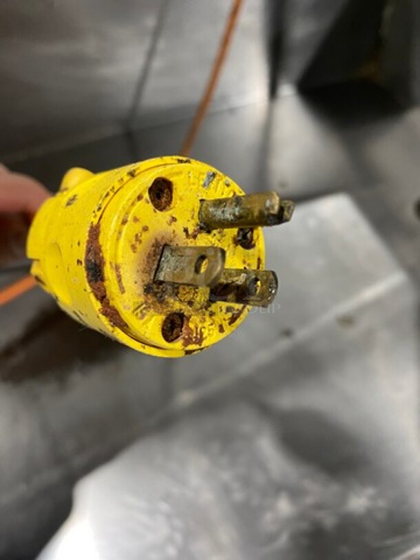 Eagle Commercial Electric Powered Steam Table! With 2 Over Head Shelves! All Stainless Steel! On Legs! - Image 10 of 10