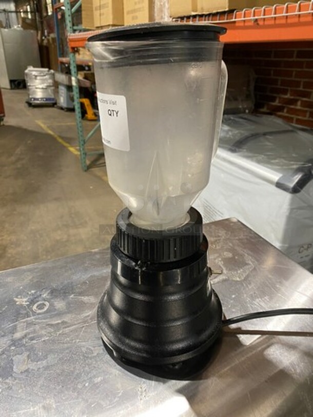 Waring Commercial Countertop Bar Blender! With 48 OZ Pitcher And Lid! - Image 2 of 7