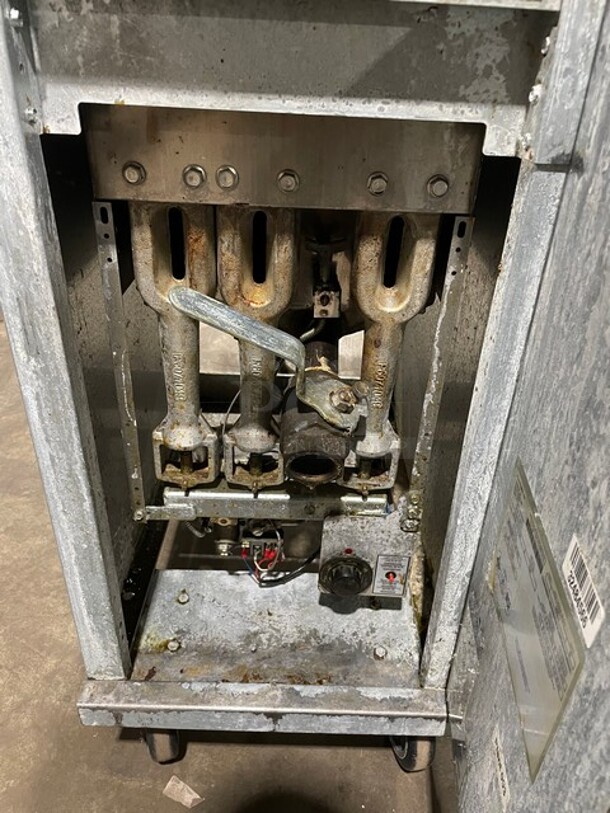 NICE! Pitco Commercial Natural Gas Powered Deep Fat Fryer! All Stainless Steel! With 2 Frying Baskets! With Dormont Quick Disconnect Gas Hose! On Casters! Model: 35C+ SN: G21AC067315! Working When Removed! - Image 7 of 12