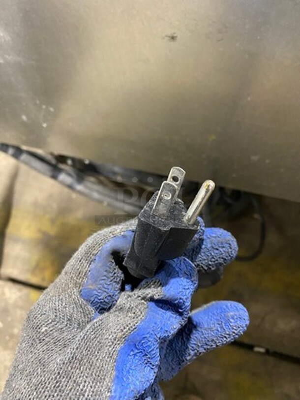 LATE MODEL! 2018 Hatco Commercial Drop In Cold Pan! Solid Stainless Steel! WORKING WHEN REMOVED! Model: CWB6 SN: 4035691830 120V 60HZ 1 Phase - Image 6 of 9