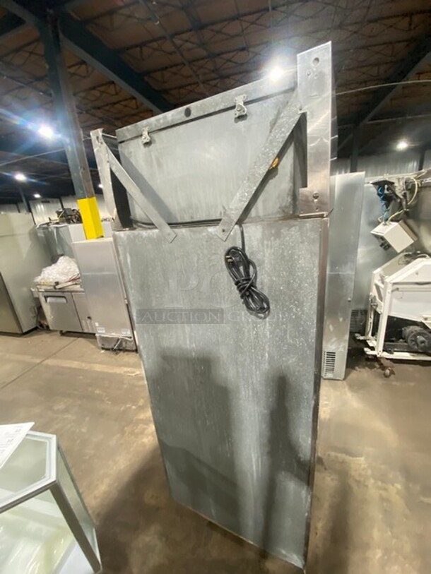 Victory Commercial Single Door Reach In Freezer! All Stainless Steel! Model: FS1DS7EW 115V 1 Phase! On Legs! 115V 1PH - Image 4 of 9
