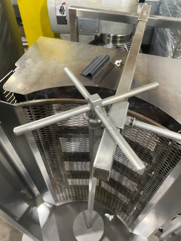 LATE MODEL! 2017 Inoksan Commercial Natural Gas Powered Kebab/ Gyro Machine! All Stainless Steel! Model: PDG400N SN: 37011908007 115V - Image 7 of 10