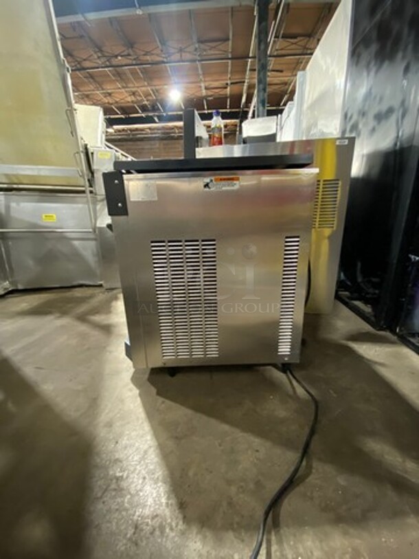 Electro Freeze 3 Handle Counter Top Soft Serve Ice Cream Machine! All Stainless Steel! Model: CS10237 SN: F2H1399 208/230V 60HZ 1 Phase - Image 5 of 9