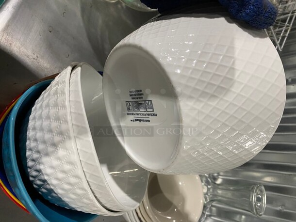 NICE! Assorted Ceramic Bowls!
7 X Your Bid! - Image 5 of 6