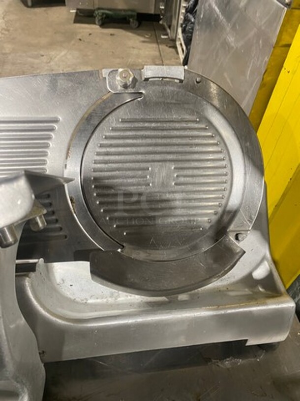 Hobart Commercial Countertop Deli/ Meat Slicer! All Stainless Steel! Model: 2812 SN: 561172365 120V 60HZ 1 Phase - Image 5 of 8