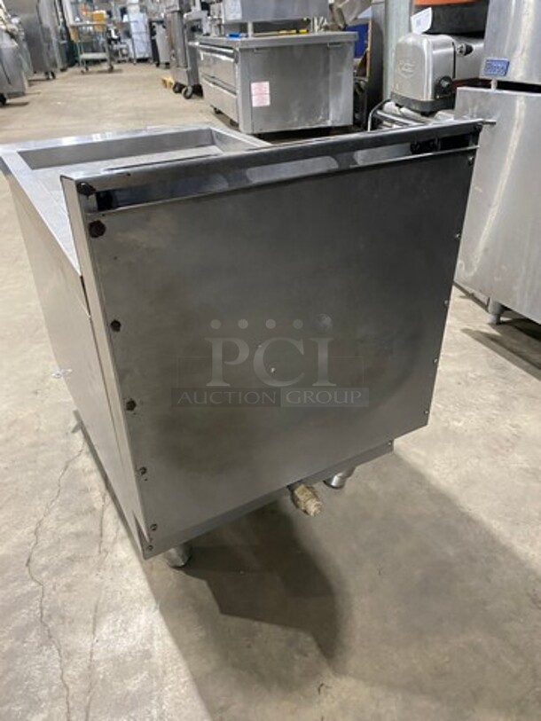 Commercial Natural Gas Powered Deep Fat Fryer! All Stainless Steel! On Legs! - Image 4 of 7