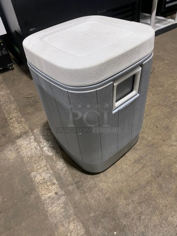 Coleman Grey And White Poly Portable Beverage Cooler! With Lid! With Side Handles! - Image 3 of 6