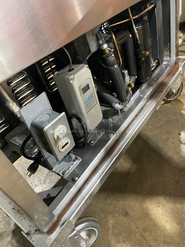 Stainless Steel Cold Pan Island On Casters! - Image 6 of 6