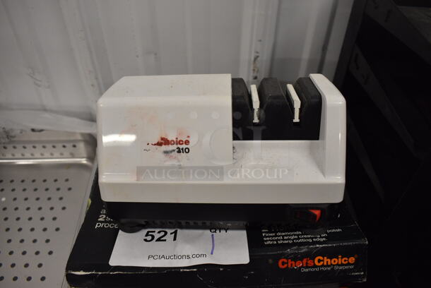 IN ORIGINAL BOX! Chef's Choice Countertop Knife Sharpener. 7x4x4. Tested and Working! - Image 1 of 4