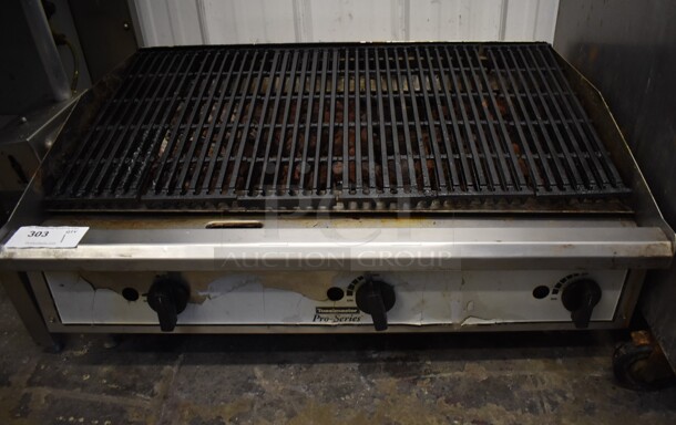 Toastmaster Pro Series Stainless Steel Commercial Countertop Natural Gas Powered Charbroiler Grill. 36x27x16