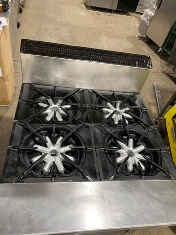 Garland Commercial Natural Gas Powered 4 Burner Stove! With Back Splash! With Oven Underneath! Metal Oven Rack! All Stainless Steel! On Casters! Model: 144R SN: 1601100100589 - Image 5 of 10