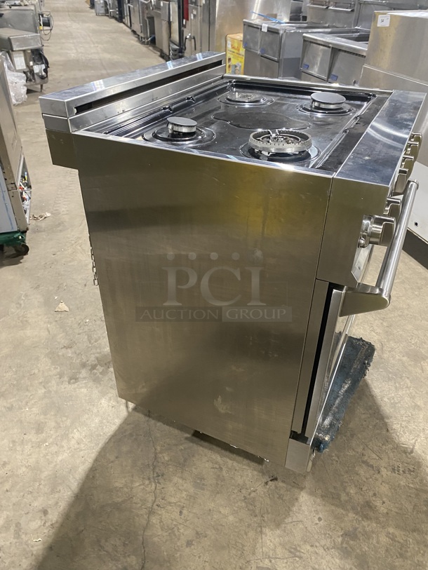 ZLINE Gas Powered 4 Burner Stove! With Oven Underneath! Stainless Steel! On Legs! MODEL: RG30 SN:20082976013! - Image 2 of 10