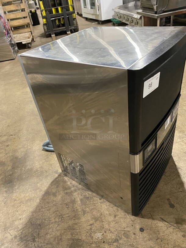 Avantco Commercial Under The Counter Ice Maker! Model 194UCF120A Serial 194UCF120A23090033! 115V! - Image 2 of 8
