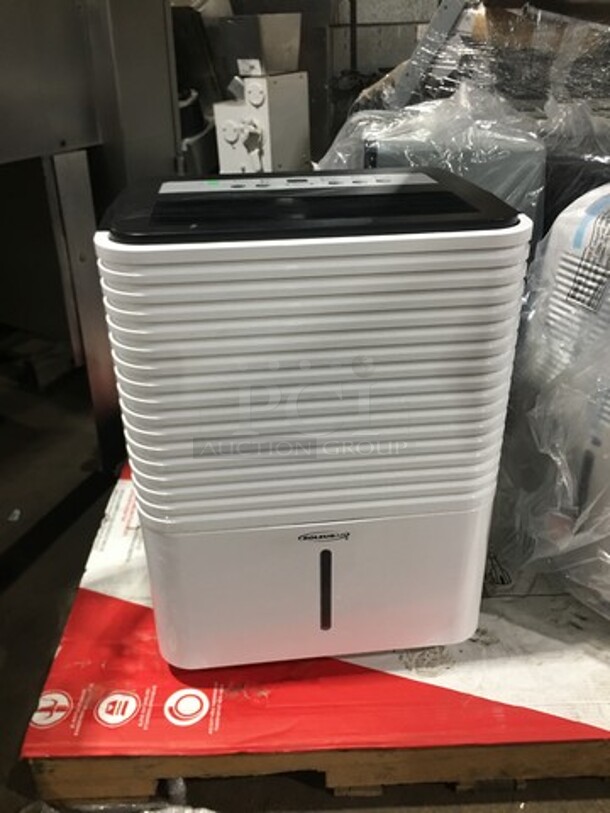 NEW! OUT OF THE BOX! SCRATCH-N-DENT! Soleus Air 95 Pint Portable Dehumidifier Unit! With Built In Pump! Model: DME295IP201 115V - Image 2 of 9