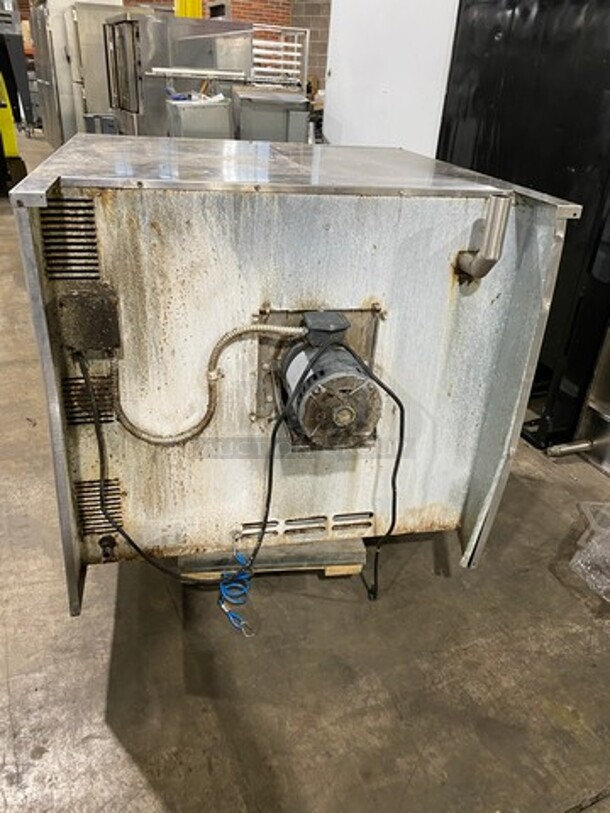 Imperial Commerical Natural Gas Powered Convection Oven! With View Through Door! Metal Oven Racks! All Stainless Steel! With Legs On Casters! - Image 3 of 12