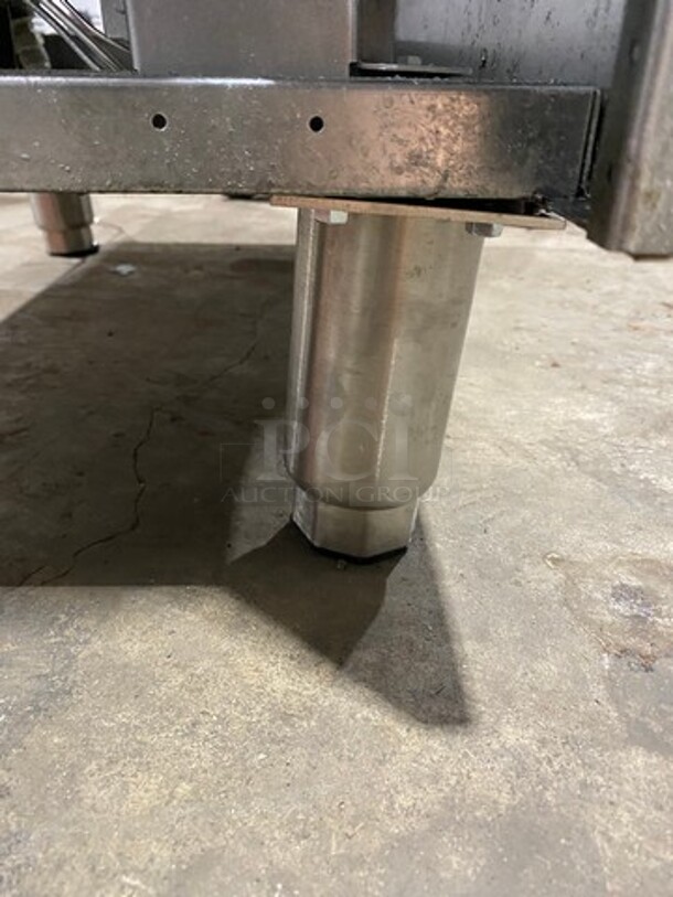 American Range Commercial Natural Gas Powered Deep Fat Fryer! With 2 Metal Frying Baskets! With Backsplash! All Stainless Steel! On Legs! Model: AF50HE SN: 211020FO351 - Image 8 of 11