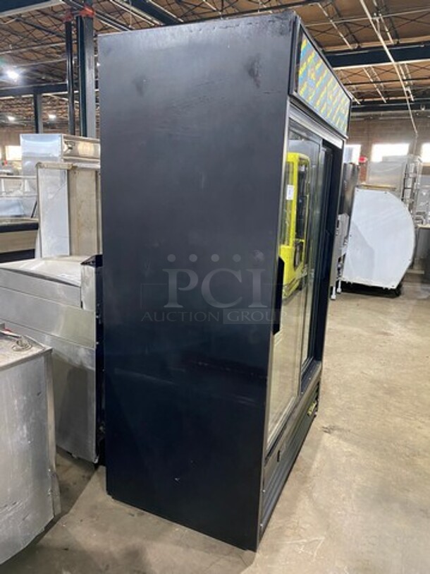 True Commercial 2 Door Reach In Cooler Merchandiser! With View Through Doors! With Poly Coated Racks! Model: GDM45EMLD SN: 7508645 115V 60HZ 1 Phase - Image 3 of 9